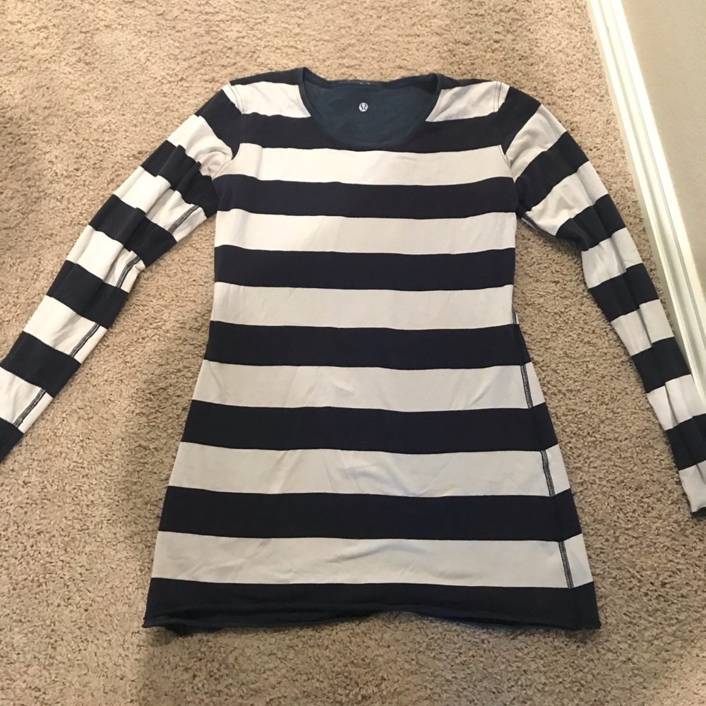 Lululemon reversible long sleeve